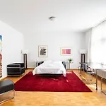 Charming Flat Near Lake - Fb7